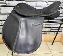 Load image into Gallery viewer, 16” Wide/Changeable Gullet Thorowgood Maxam Pony GP Saddle - Black