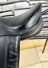 Load image into Gallery viewer, 16 1/2” XXW Harry Dabbs Cob WH Saddle - Black