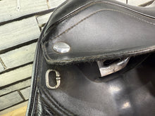 Load image into Gallery viewer, 17 1/2” MW/Changeable Gullet Thorowgood T6 GPD Saddle - Black