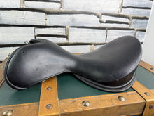 Load image into Gallery viewer, Size 1/17” Wow Saddle Seat /Tree Only - Black - with Size 2 Gullet