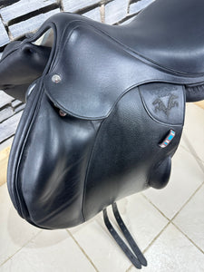17 1/2” MW Voltaire Lexington Monoflap Jump Saddle - Black