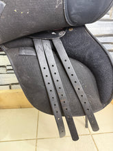 Load image into Gallery viewer, 17” XW/Changeable Gullet Wintec GP Saddle - Black