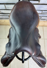 Load image into Gallery viewer, 17 1/2” MW Voltaire Lexington Monoflap Jump Saddle -2015- Brown
