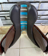 Load image into Gallery viewer, 18 1/2” MW Voltaire Stutgartt Double Flap Jump Saddle - Brown
