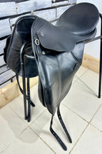 Load image into Gallery viewer, 17” Medium Kieffer Wien DL Dressage Saddle - Black