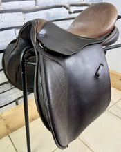 Load image into Gallery viewer, 16 1/2” Wide Silhouette GP Saddle - Brown