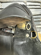 Load image into Gallery viewer, 17 1/2” Wide Symmonds Designer VSD/GP Saddle - Brown
