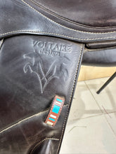 Load image into Gallery viewer, 17” MW Voltaire Lexington Monoflap Jump Saddle - Brown