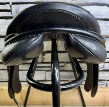 Load image into Gallery viewer, 17” XXW Hoop Tree Manor Cob GP Saddle - Black - Extra Wide - 4 Straps