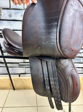 Load image into Gallery viewer, 17” Wide Ideal Classic GP Saddle - Brown