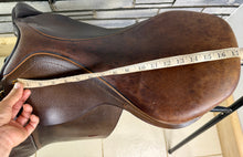 Load image into Gallery viewer, 17 1/2” Medium Santa Cruz Jump Saddle - Brown