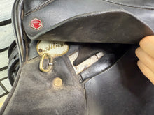Load image into Gallery viewer, 17 1/2” Medium Albion Legend Jump Saddle - Black