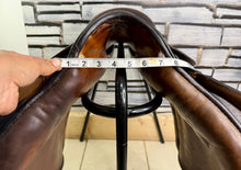 Load image into Gallery viewer, 17” 30 (MW) Stubben Siegfried GP Hunting Saddle - Brown - Suede Knees