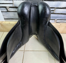 Load image into Gallery viewer, 17 1/2” XW Oakfield Santana WH Saddle - Black