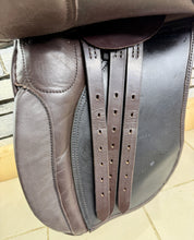 Load image into Gallery viewer, 17 1/2” XW English VSD/GP/WH Saddle - Brown