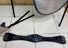 Load image into Gallery viewer, Size 2 Barefoot Cheyenne Treeless Leather GP Saddle - with Pads &amp; Girth - Black - Cob