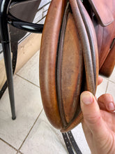 Load image into Gallery viewer, 17” Medium Butet Monoflap Cross Country Jump Saddle - Brown/Tan