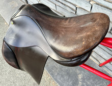 Load image into Gallery viewer, 16 1/2” MW Oakfield WH/VSD Saddle - Brown
