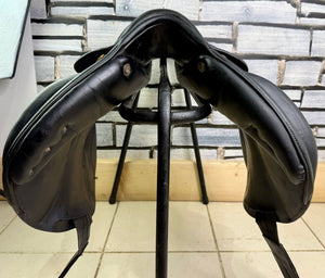 17” MW Southern Stars Monoflap Jump Saddle - Black