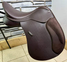 Load image into Gallery viewer, 17” MW/Changeable Gullet Wintec 500 VSD GP Saddle - Brown - Cair