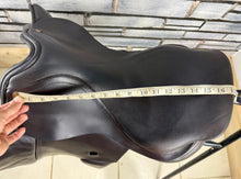 Load image into Gallery viewer, 17-17 1/2” MW Paul Jones Jump Saddle - Brown