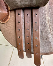 Load image into Gallery viewer, 16 1/2” MW/Changeable Gullet Wintec Jump Saddle - Tan