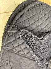 Load image into Gallery viewer, S/H Brillare Close Contact Jump Saddlepad &amp; Ears Set -Black- Full
