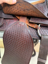 Load image into Gallery viewer, 15” Western Saddle, K&amp;B Saddlery, Iowa -Round Skirt- SQB - Brown
