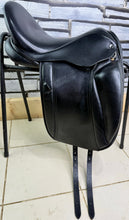 Load image into Gallery viewer, 17 1/2” Medium Heritage Yin-Yang Dressage Saddle - Black