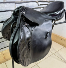 Load image into Gallery viewer, 17 1/2” Medium Lemetex ‘The Stylist’ Jump Saddle - Black