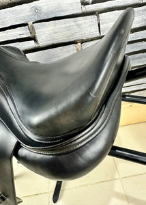 16” Wide Amerigo Dressage Saddle - Black