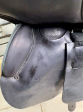 Load image into Gallery viewer, 16 1/2” Wide (AO) Voltaire Palm Beach 2024 Jump Saddle - Black - FIN Panel