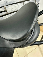 Load image into Gallery viewer, 15 1/2” MW Jackie Roberts GP Saddle - Black