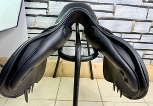 17 1/2” MW Devoucoux Socca Jump Saddle - Black