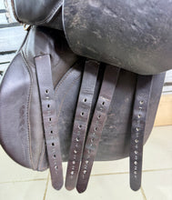 Load image into Gallery viewer, 17” Wide-XW Ideal H&amp;C Cob GP/WH Saddle - Brown