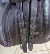 Load image into Gallery viewer, 17 1/2” Medium Black Country Event/GP Saddle - Black