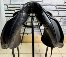 Load image into Gallery viewer, 18” Medium Ideal Suzannah Dressage Saddle - Black