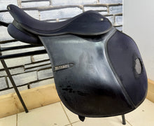 Load image into Gallery viewer, 16 1/2” Wide Thorowgood Maxam Cob GP Saddle - Black