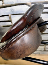 Load image into Gallery viewer, 17 1/2” MW Albion Kontrol Jump Saddle - Brown - Double Flap - Big Blocks