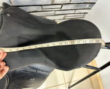 Load image into Gallery viewer, 17” Wide Thorowgood Maxam GP Saddle - Black