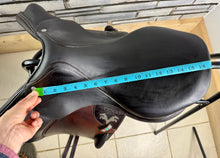 Load image into Gallery viewer, 17” MW Voltaire Lexington Monoflap Jump Saddle -2022- Brown
