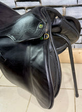 Load image into Gallery viewer, 17” MW Oakfield Saddlery GP Saddle - Black