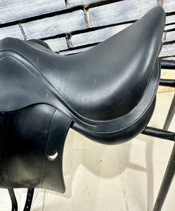 17 1/2” Wide +2 Equipe Emporio Monoflap 2018 Dressage Saddle - Black