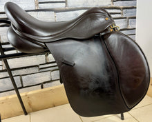 Load image into Gallery viewer, 17 1/2” Medium Morris &amp; Nolan High Wither Gold GP Saddle - Brown