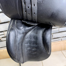 Load image into Gallery viewer, 16 1/2” Wide Oakland House Saddlery GP Saddle - Black - Cob Wide