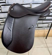 Load image into Gallery viewer, 16 1/2” Medium Colt Saddlery WH Saddle -Brown- Show Hack/ROR