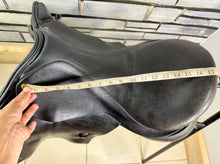 Load image into Gallery viewer, 17 1/2” Wide  Black Country Wexford Jump Saddle - Black