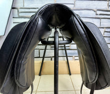 Load image into Gallery viewer, 17 1/2” Medium Heritage Yin-Yang Dressage Saddle - Black