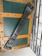 Load image into Gallery viewer, 24” Hennig Soft Padded Leather Short Mono Dressage Girth - Black