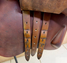 Load image into Gallery viewer, 17 1/2” Medium-MW Devoucoux Biarritz Double Flap Jump Saddle - Brown/Tan